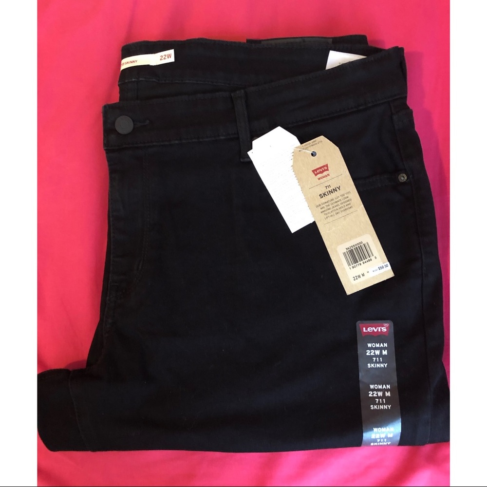 Levi’s 711 Skinny Jeans